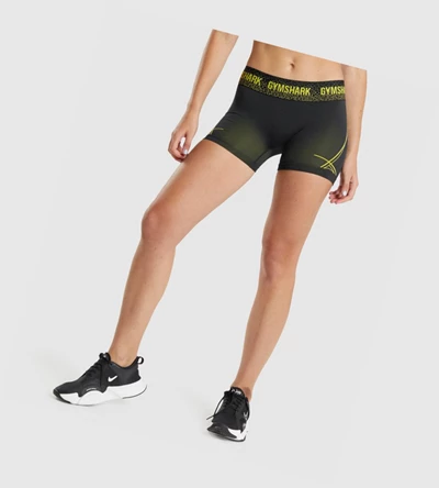 Gymshark Apex Seamless Low Rise Naisten Shortsit Mustat Keltainen | UAZKMO150
